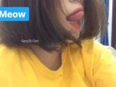 Nữ Sinh Đại Học Khoe Hàng Lộ Liễu