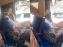 Đi Xe Bus Mà Vẫn Không Quên Chấm Mút Cặp Đào To Của Người Yêu